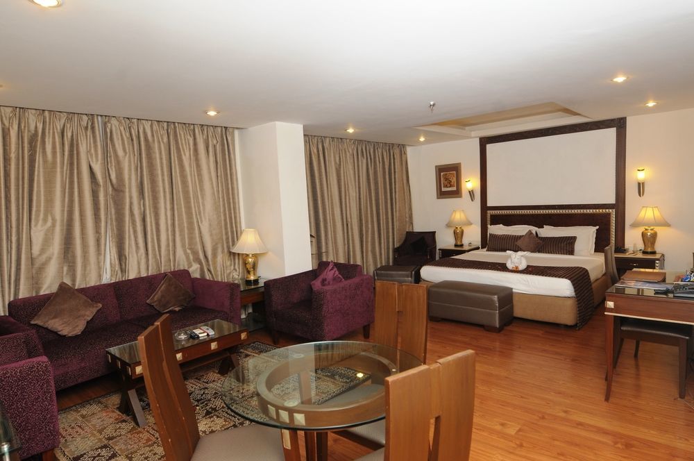 Hotel Hindusthan International, Bhubaneswar Exterior photo